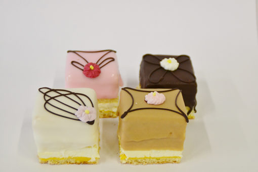 Petit four